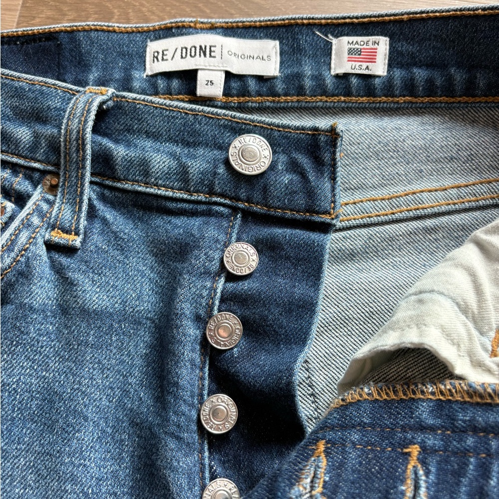 Re/Done Raw Hem Crop Straight Leg Jean - Picture 5 of 7